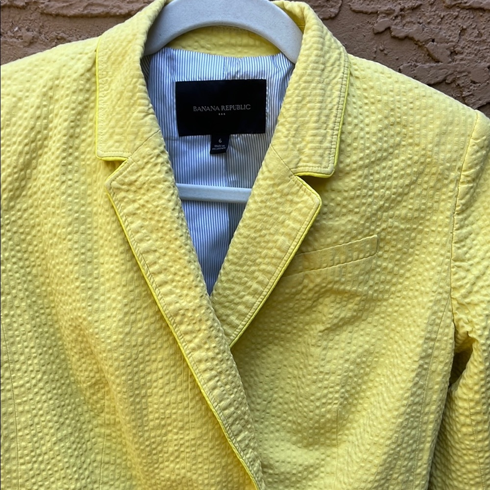 2/$30 Banana Republic Yellow Blazer Lightweight Textured